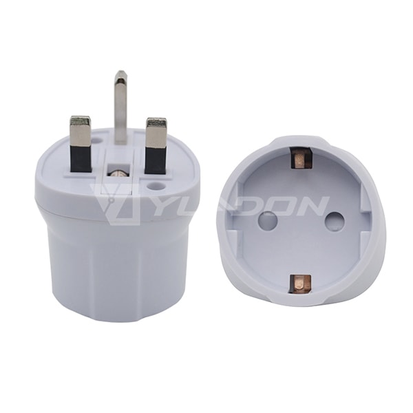 UK-power-outlet-adapter-min