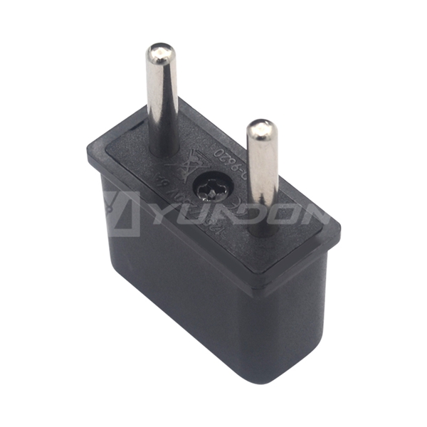 Adaptateur international - 125V/6A - 250V/13A - CultureVap - 5.90€